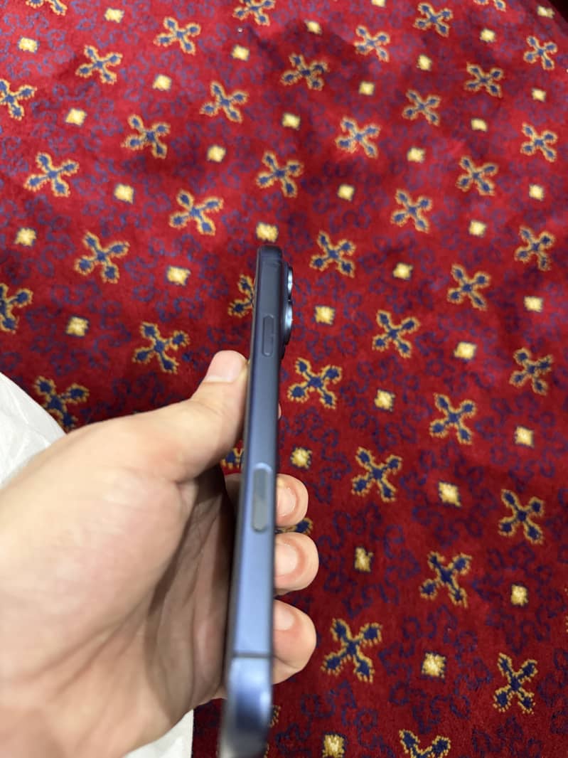 Apple iPhone 17 Pro Max 4