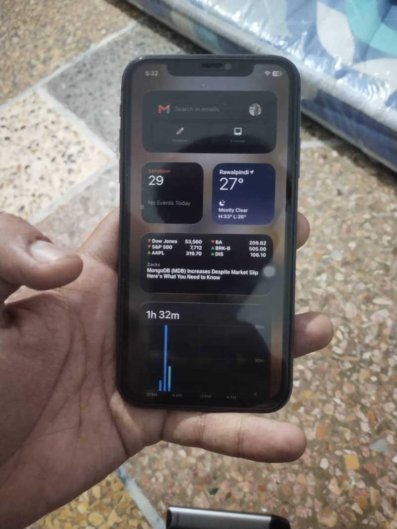 Apple iPhone 11 4