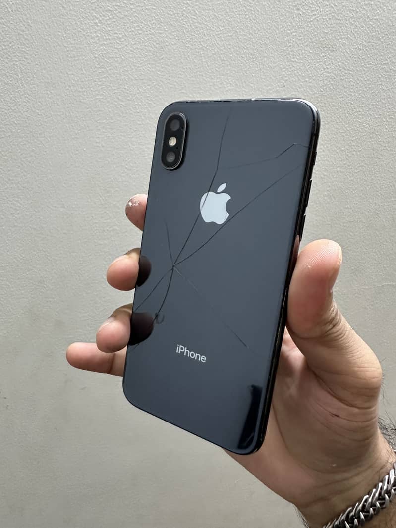 Apple iPhone XS 1