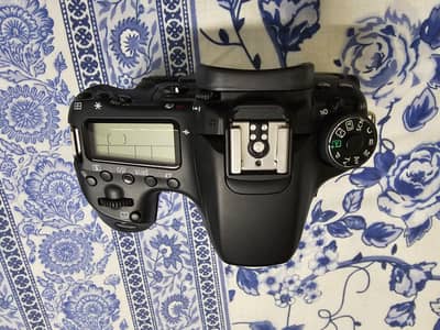 Canon EOS 70D DSLR Camera + 2 Canon Lenses — Excellent Condition
