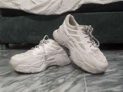 Women Joggers/Sneakers