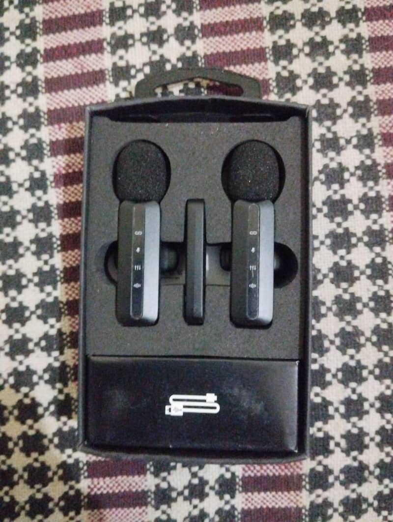 M14 Wireless lavalier microphone. 0