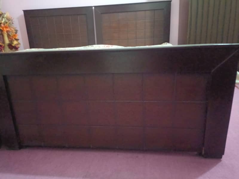 2 Single Beds Without Mattress Set 1