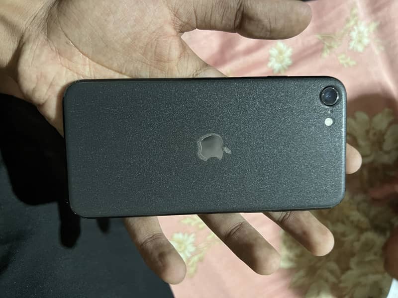 Apple iPhone SE 3