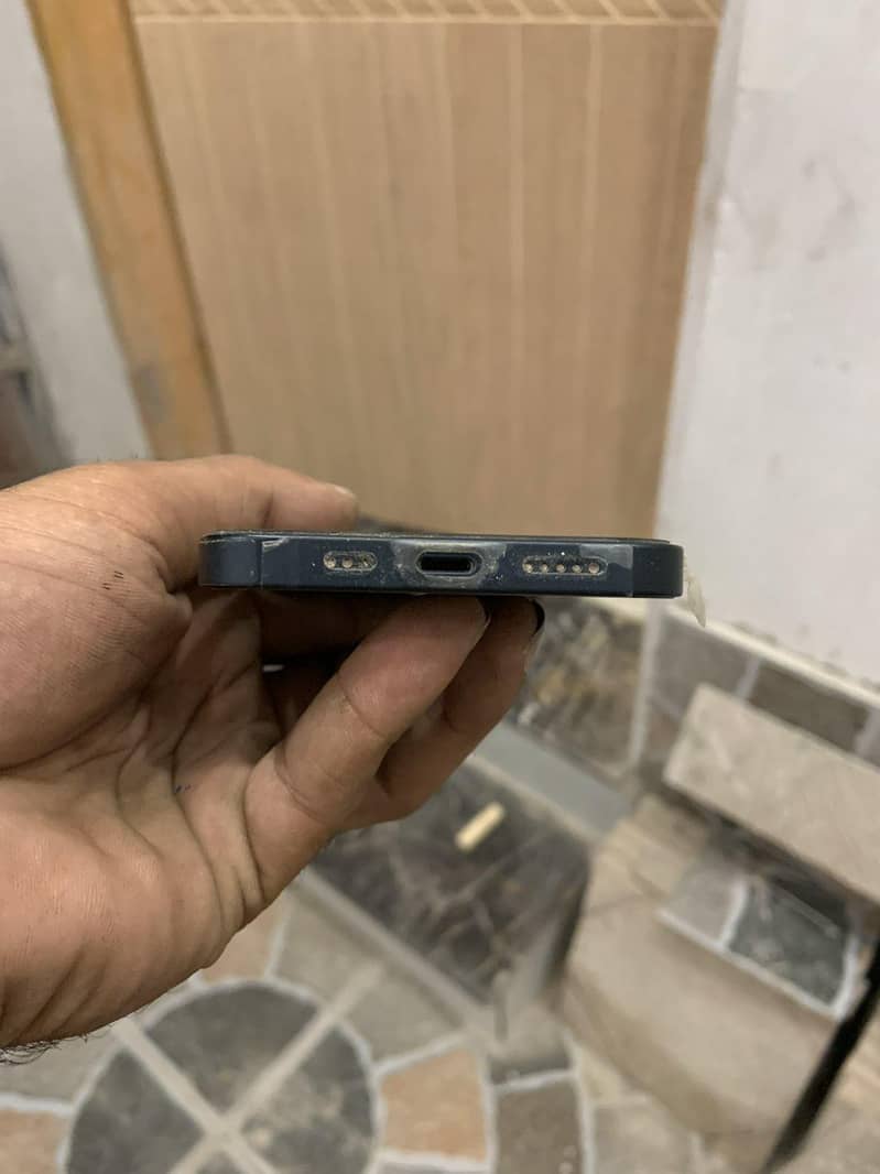 Apple iPhone 13 3