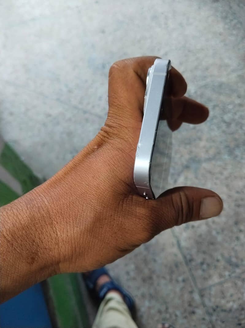 Apple iPhone 14 2