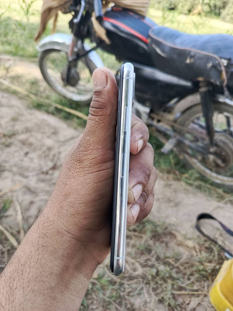 Apple iPhone X 1