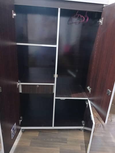 kids wardrobe
