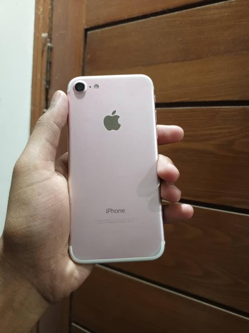 Apple iPhone 7 4