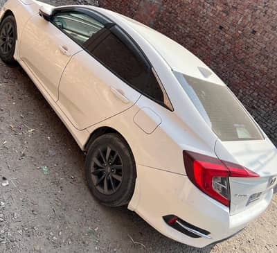 Honda Civic Oriel 1.8 2021