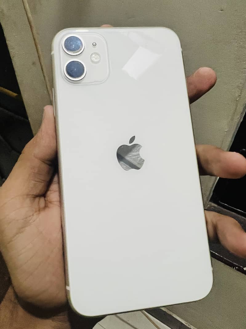 Apple iPhone 11 3