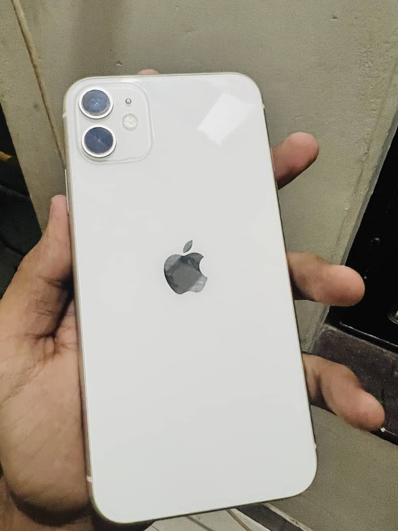 Apple iPhone 11 4