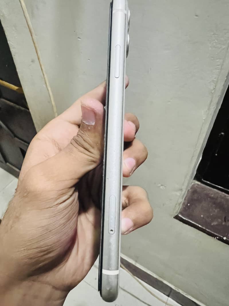Apple iPhone 11 6