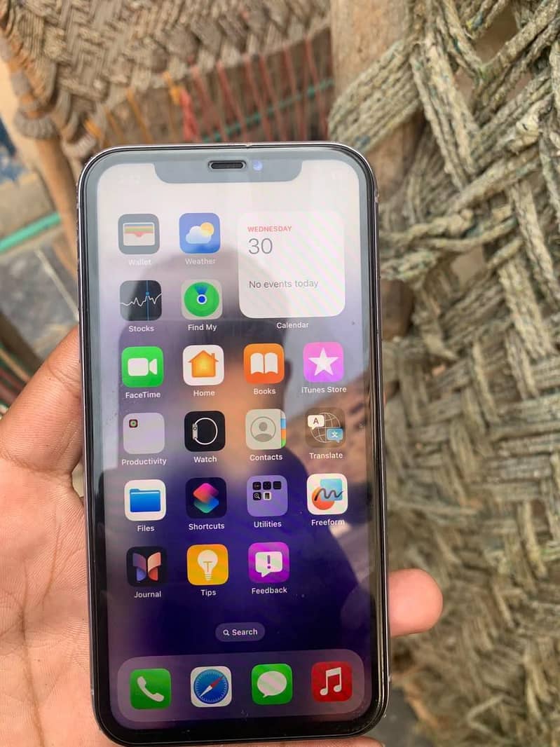 Apple iPhone 11 3