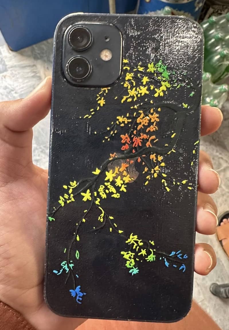 Apple iPhone 12 4