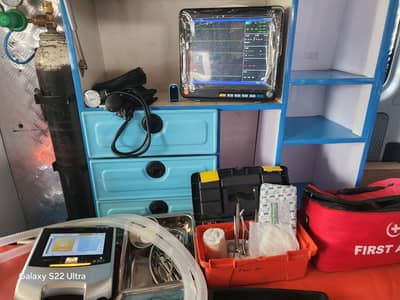 toyota hiace 200 k Ambulance