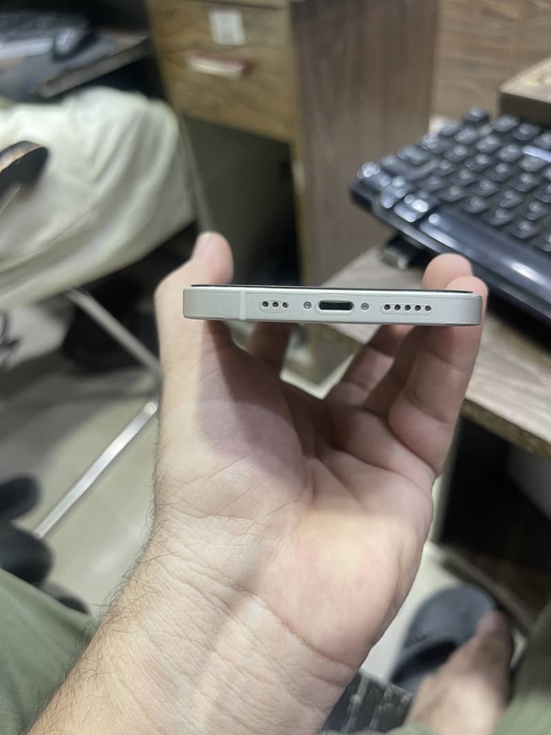 Apple iPhone 12 7