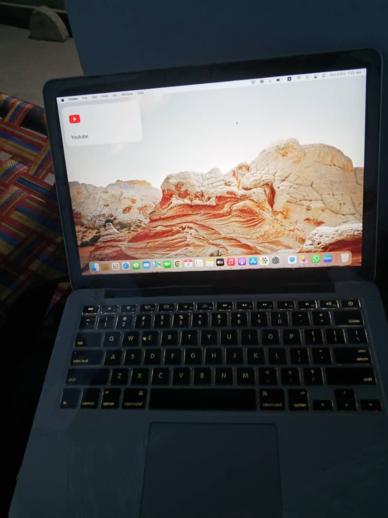 apple macbook pro 1
