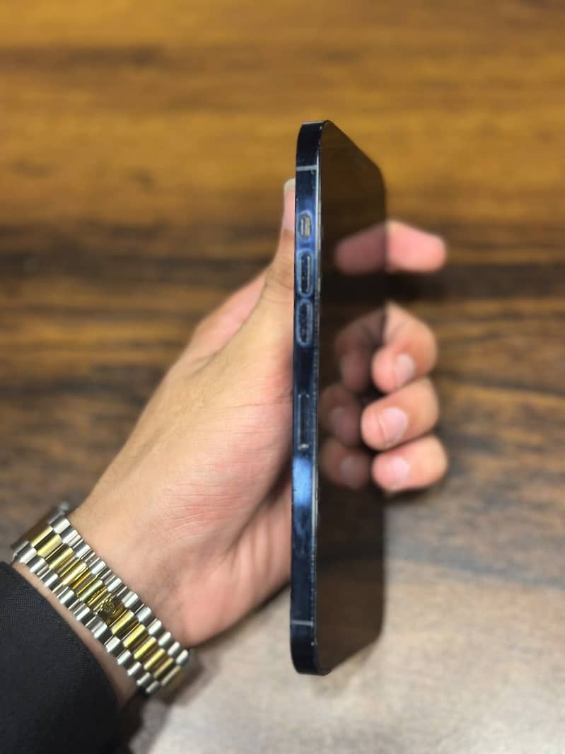 Apple iPhone 12 Pro Max 3