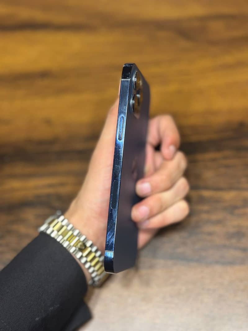 Apple iPhone 12 Pro Max 4