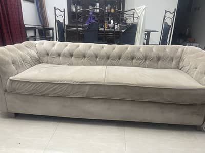 Chesterfield 5 Seater Sofa Set 3+1+1 - Like New - Urgent nahi hai