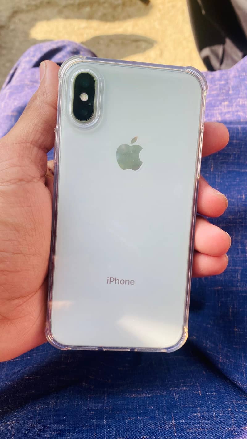 Apple iPhone X 4