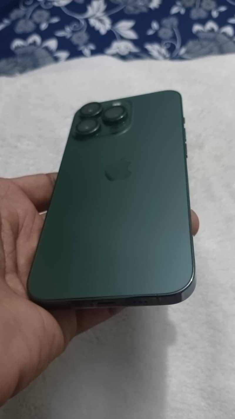 Apple iPhone 13 Pro 0