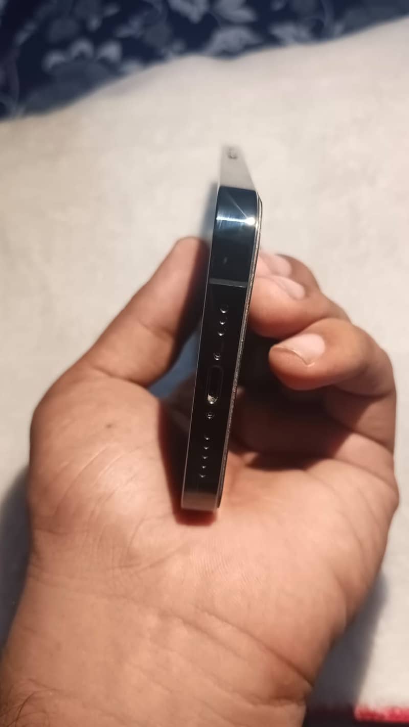 Apple iPhone 13 Pro 1