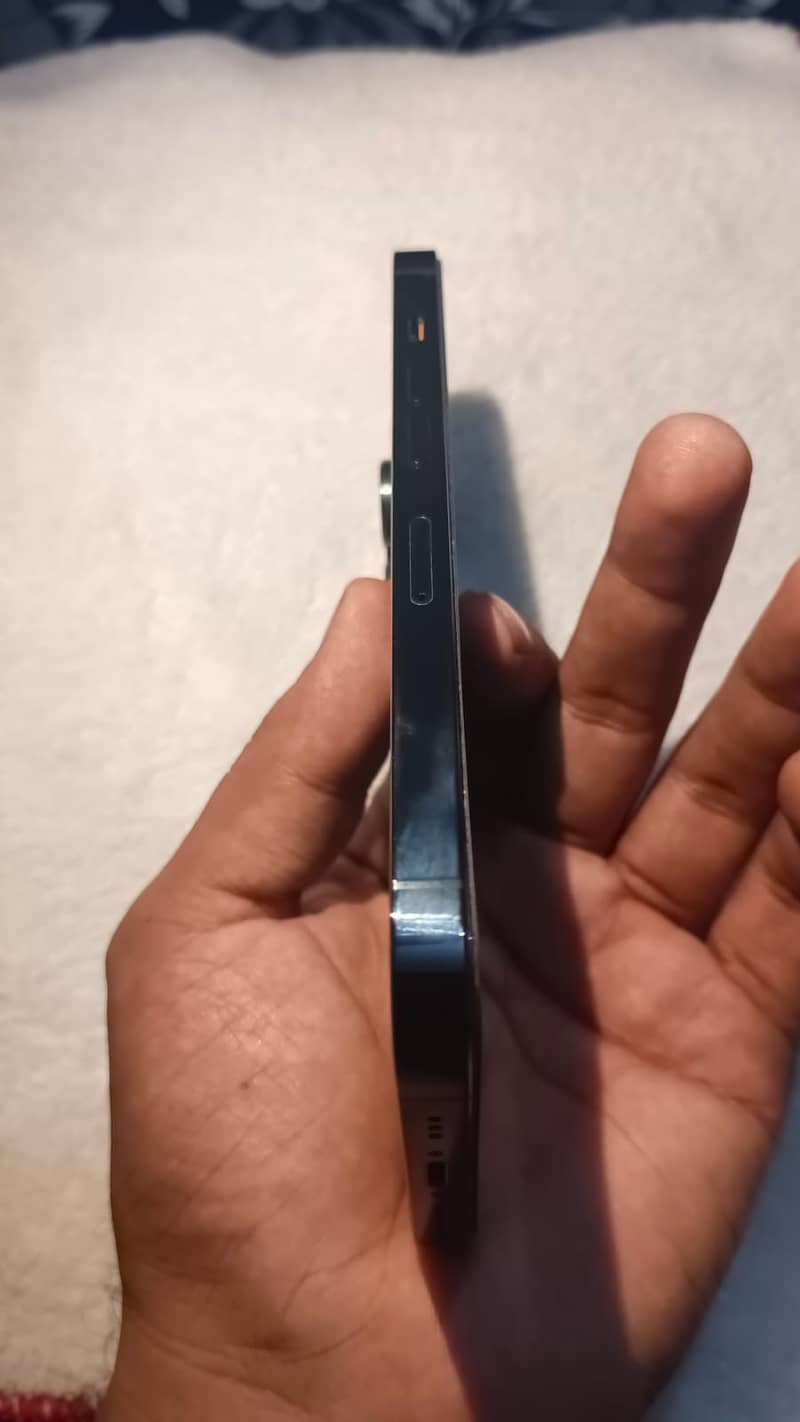 Apple iPhone 13 Pro 2
