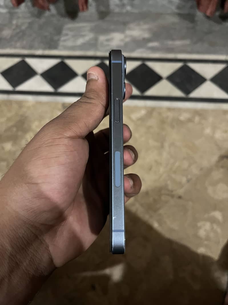 Apple iPhone 14 4