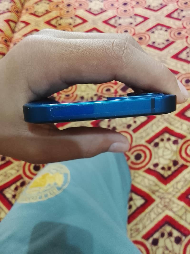 Apple iPhone 12 2