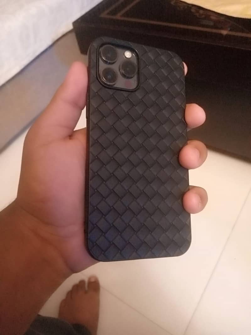 Apple iPhone 12 Pro Max 3