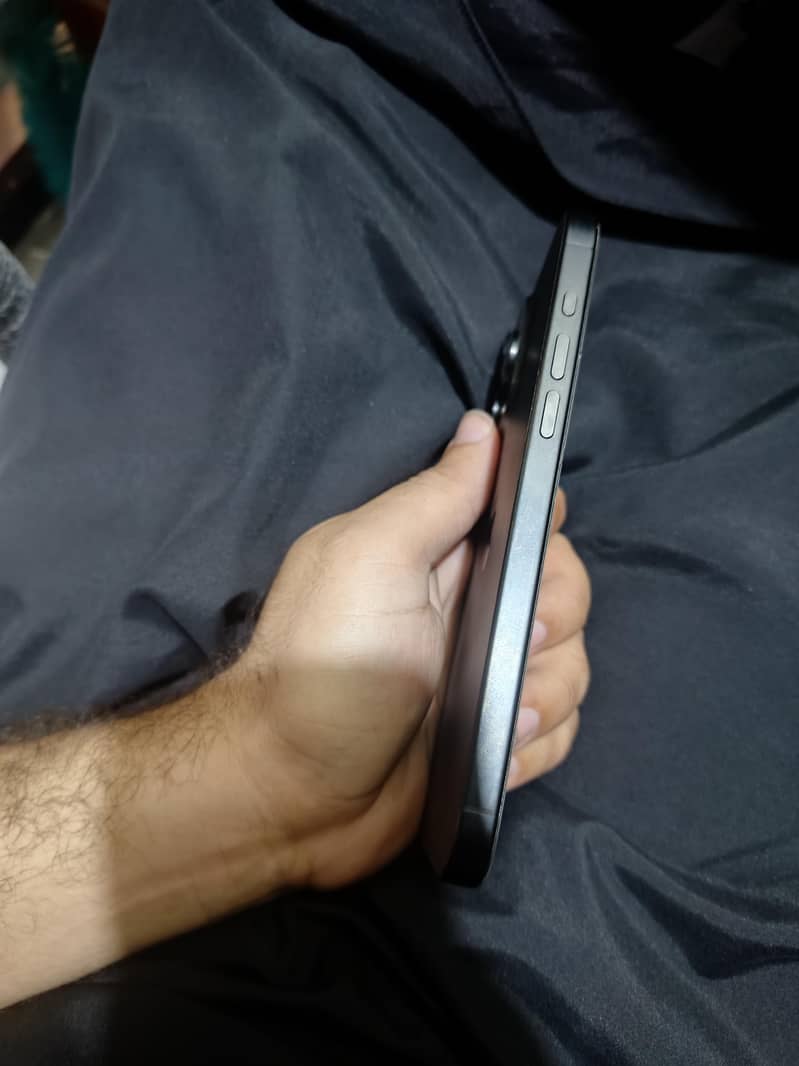 Apple iPhone 15 Pro Max 1