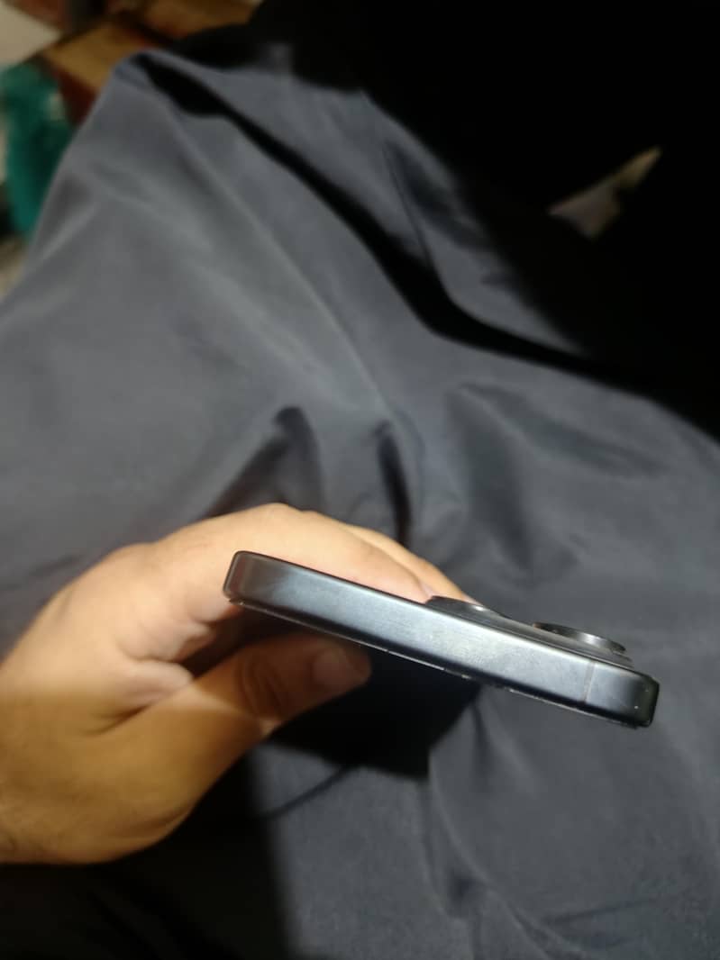 Apple iPhone 15 Pro Max 3