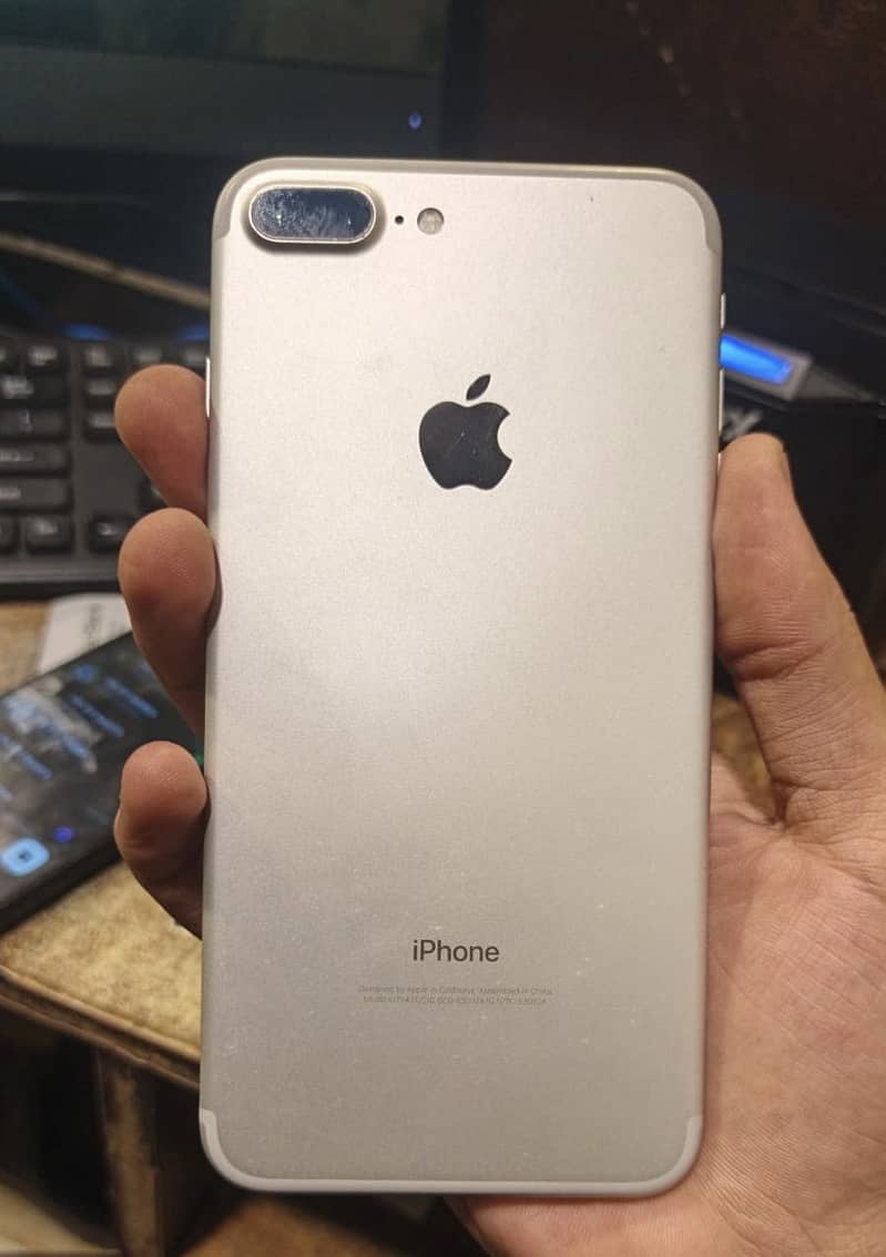 Apple iPhone 7 Plus 0
