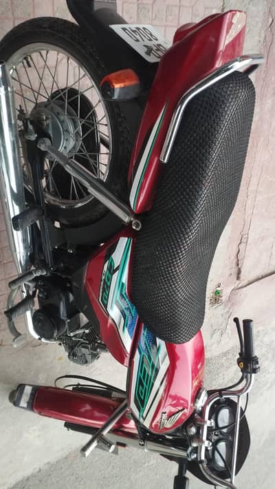 Honda CD 70 Dream Red colour