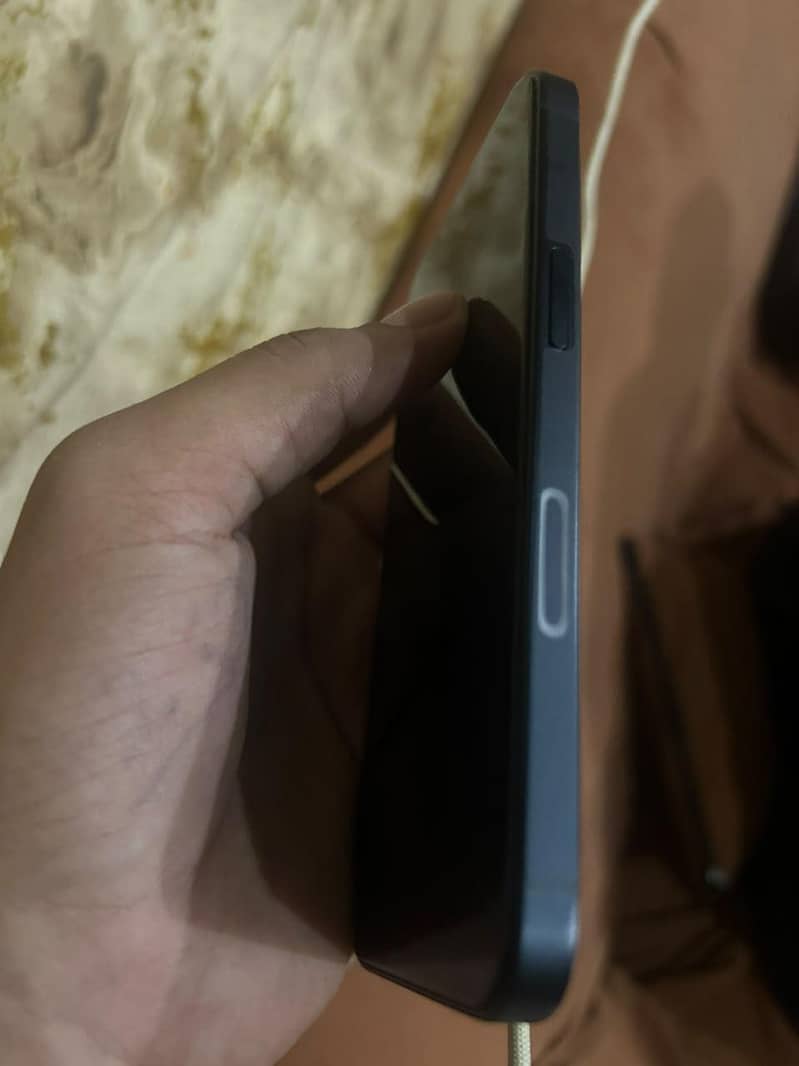 Apple iPhone 13 5