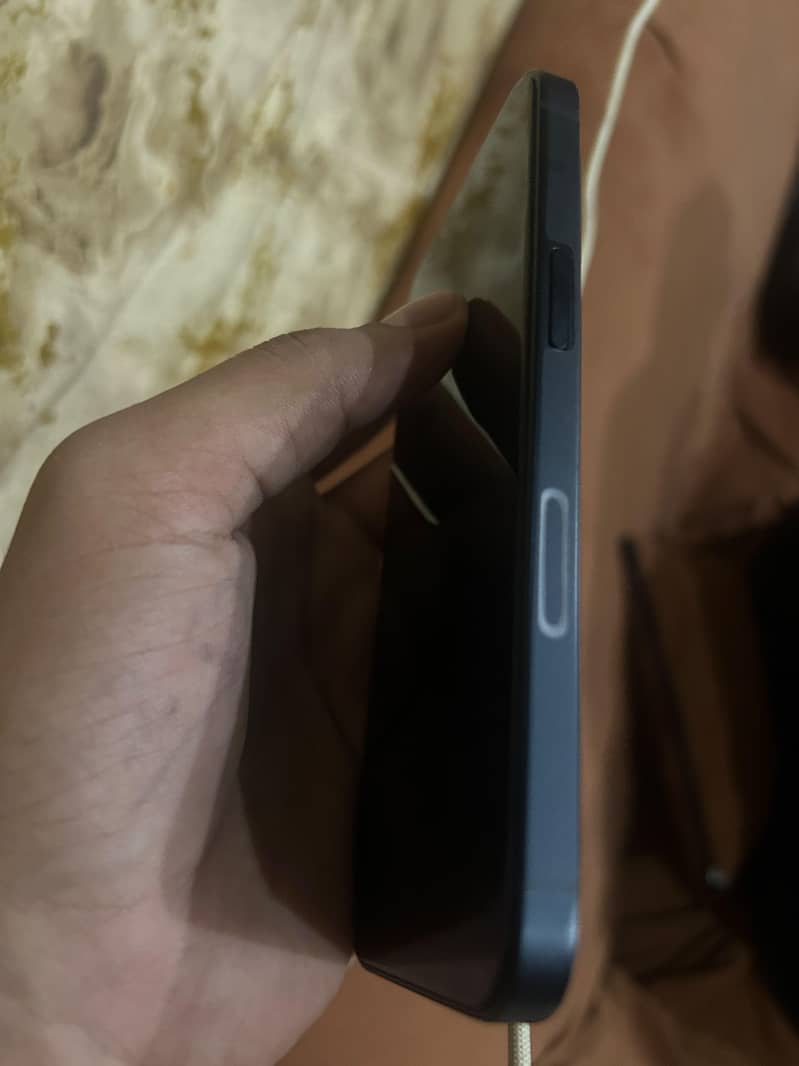 Apple iPhone 13 7