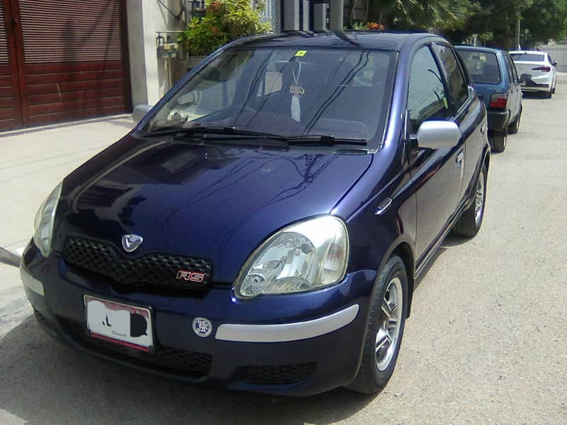 VITZ 2003/2006 AUTOMATIC METALLIC BLUE  BEHTREEN CONDITION 12