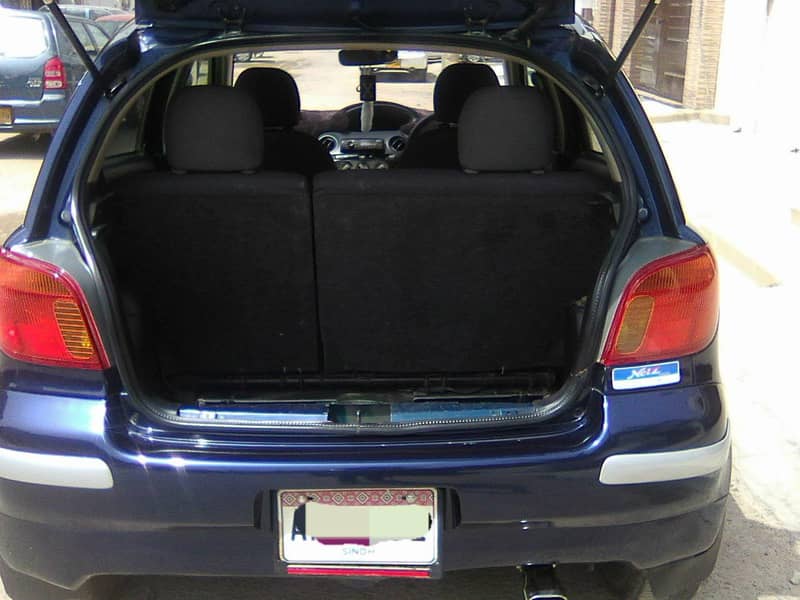 VITZ 2003/2006 AUTOMATIC METALLIC BLUE  BEHTREEN CONDITION 15