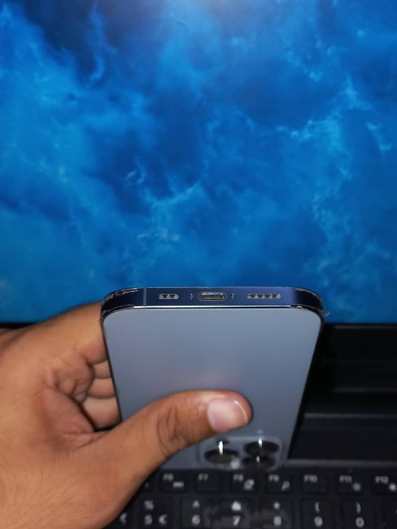 Apple iPhone 13 Pro 2