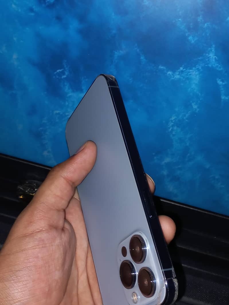 Apple iPhone 13 Pro 3