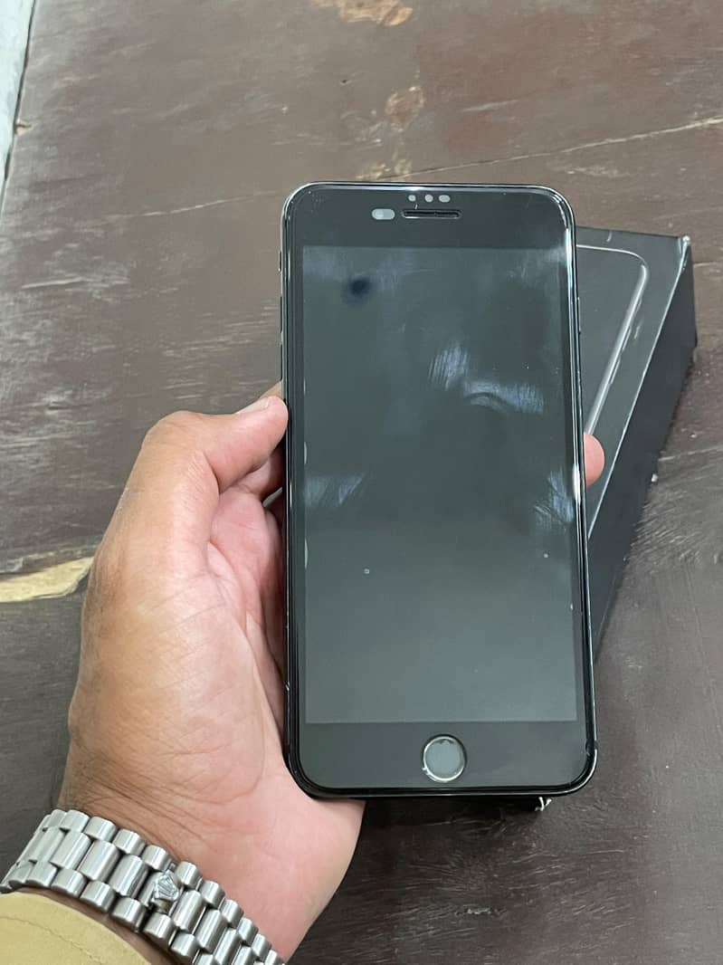 Apple iPhone 7 Plus 2