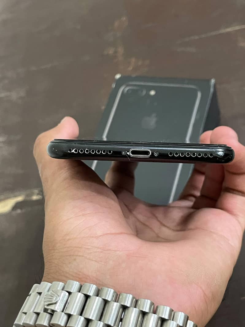 Apple iPhone 7 Plus 4