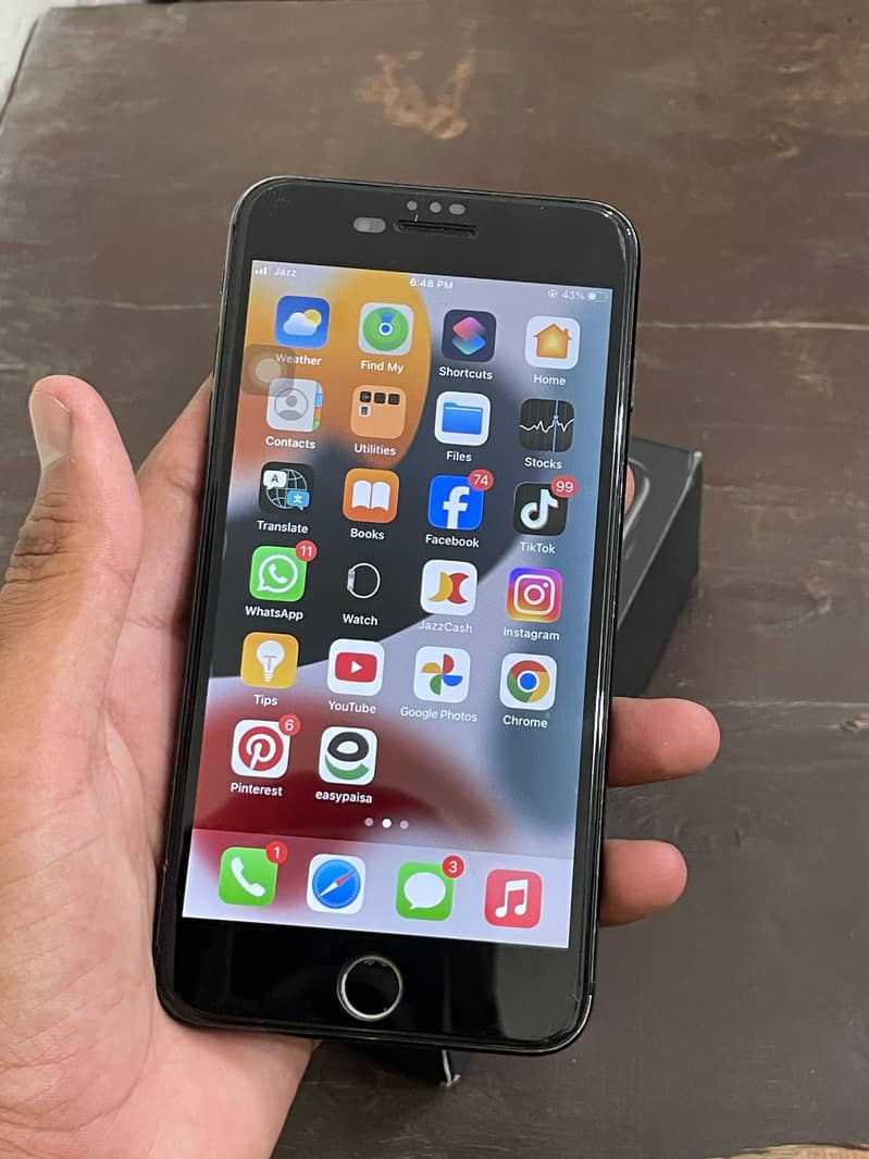Apple iPhone 7 Plus 6