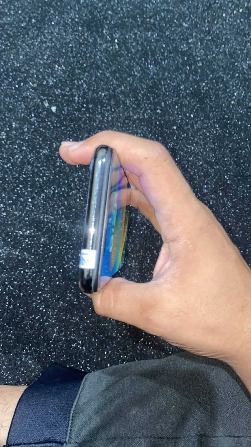 Apple iPhone X 3