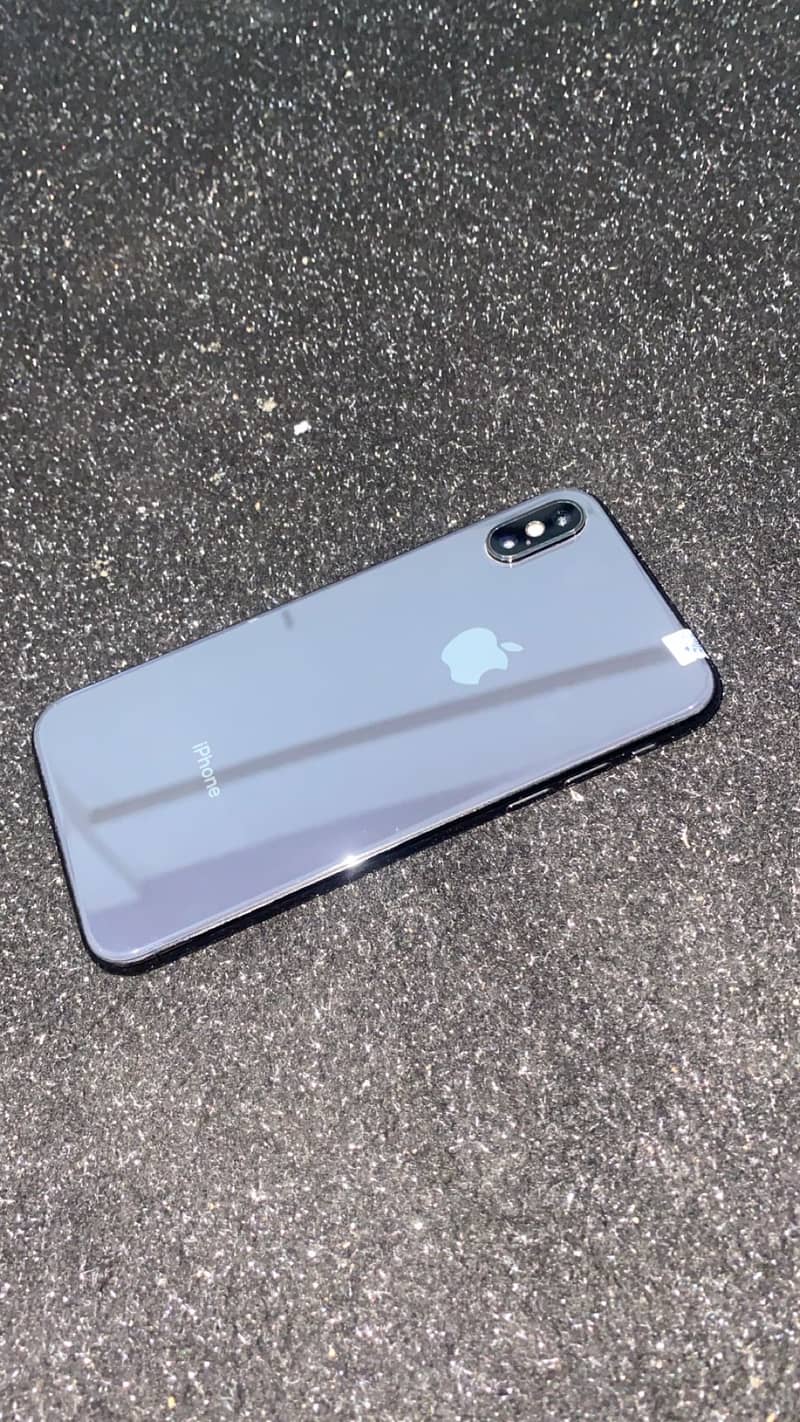 Apple iPhone X 4