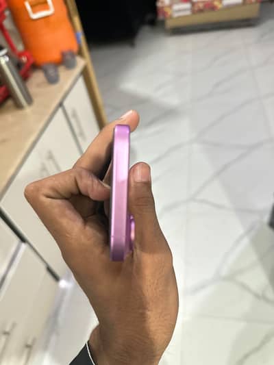 Apple iPhone 16