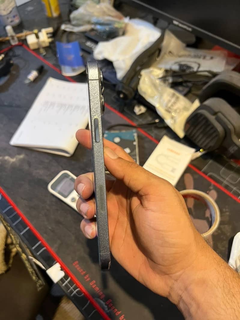 Apple iPhone 13 Pro Max 2