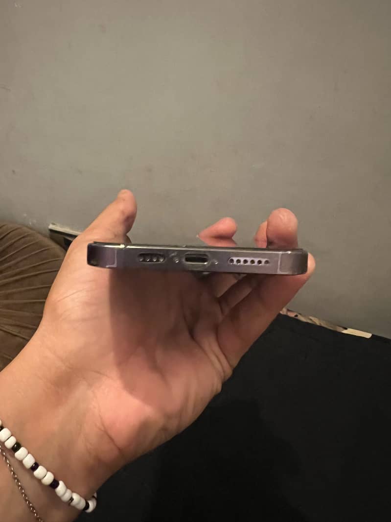 Apple iPhone 14 Pro Max 4